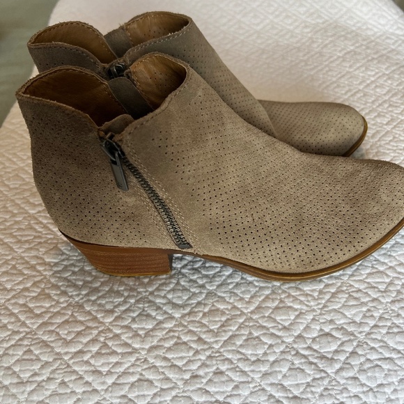 Lucky Brand Booties - Picture 3 of 6